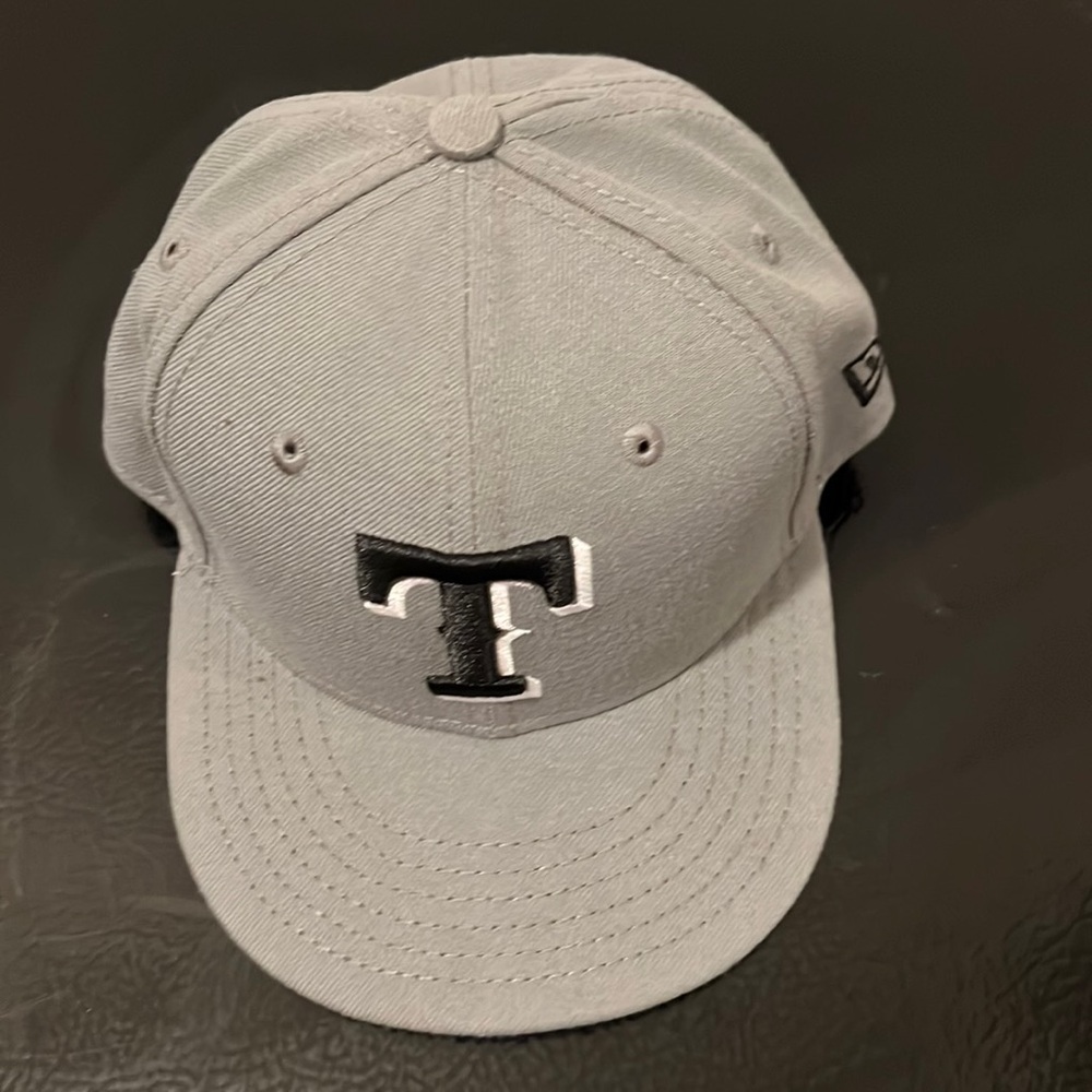 Like New Kids Fitted Texas Rangers New Era Hat Size 6 1/2